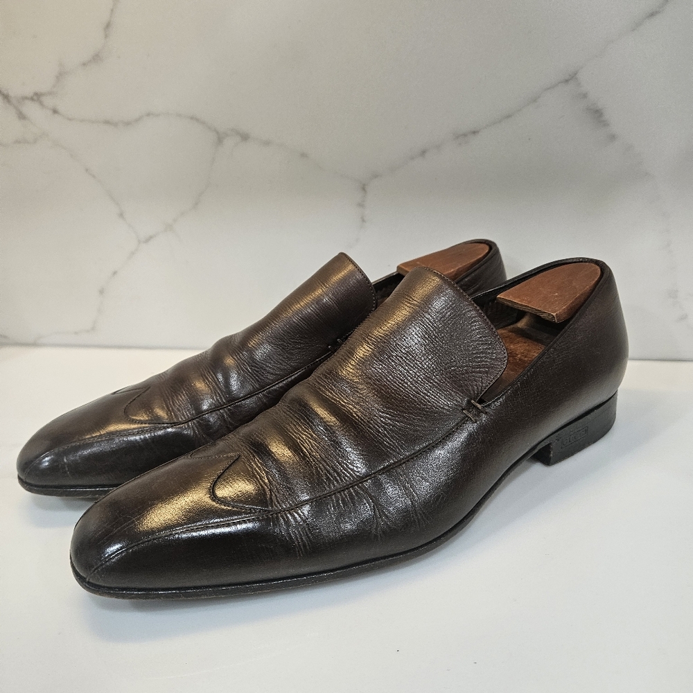 For sale is a pair of authentic Gucci Men's Loafers, Style 170327.